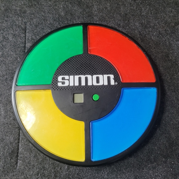 Simon Says Memory Game Working Lights Sounds Handheld Electronic Toy Hasbro - Picture 1 of 3